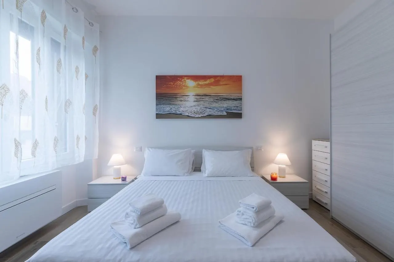 Santacroce Lovely Apartment In Florencia Italia